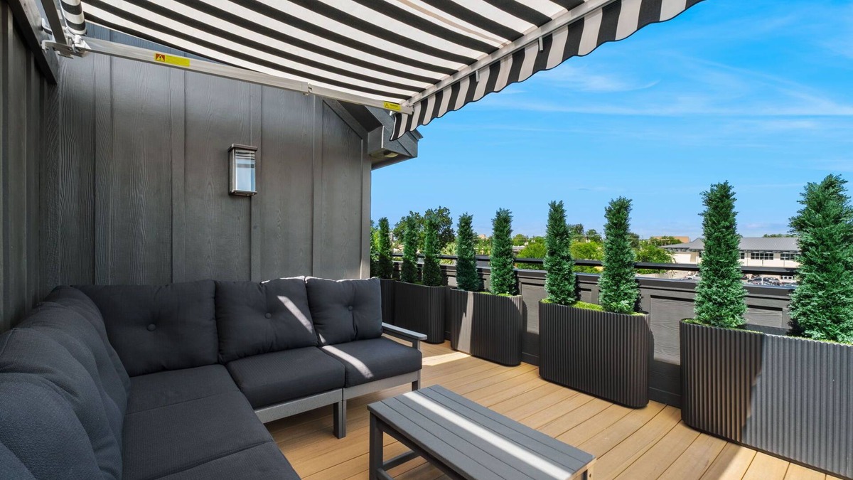 Tobin Hill House | Luxury Pearl District Townhome- Walk to Dining & Riverwalk- CASA B