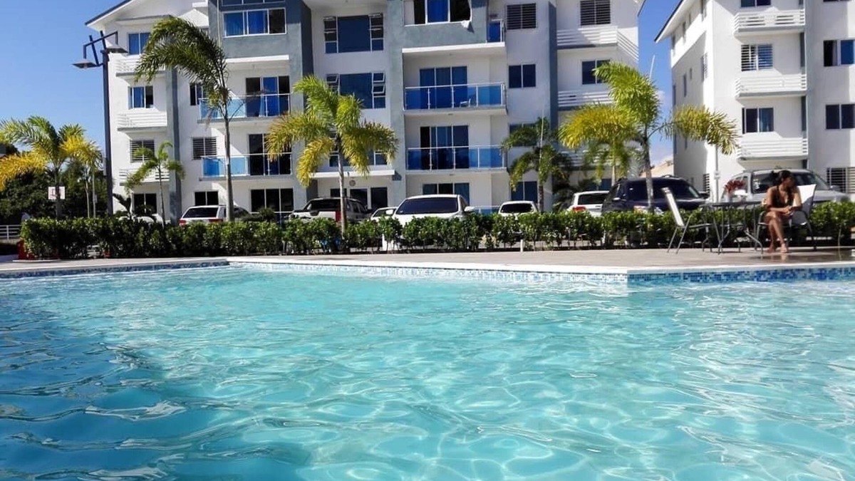 Moca Apartment | Luxury penthouse; 3 hab. pool, AC, wifi, cable, Netflix, terraza. 58 amenidades.