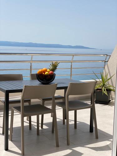 Tucepi Apartment | Luxury Penthouse Adriatic Blue - On the beach
