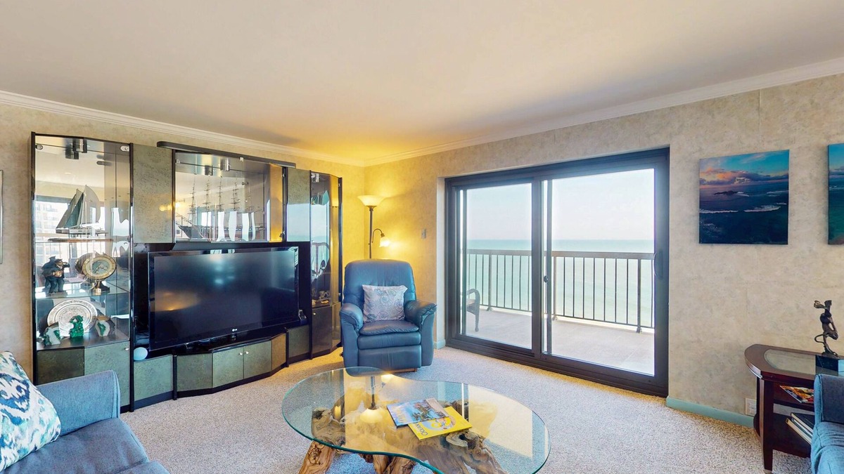 North Ocean City Condo | Luxury - penthouse beach condo with balcony, W/D, pools, gym, sauna, tennis & AC