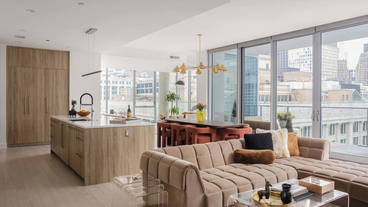 Downtown Chicago Apartment | Luxury Penthouse: Iconic Views + Exclusive Comfort