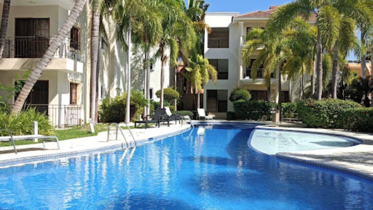 El Cortecito Apartment | Luxury Penthouse, short walk to beach and restaurants, pool, high speed wifi