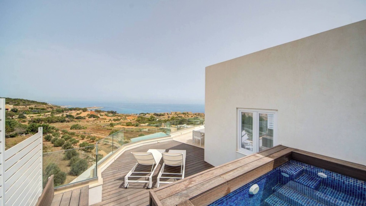 High Ridge Apartment | Luxury Penthouse with private pool and sea views, sleeps 6