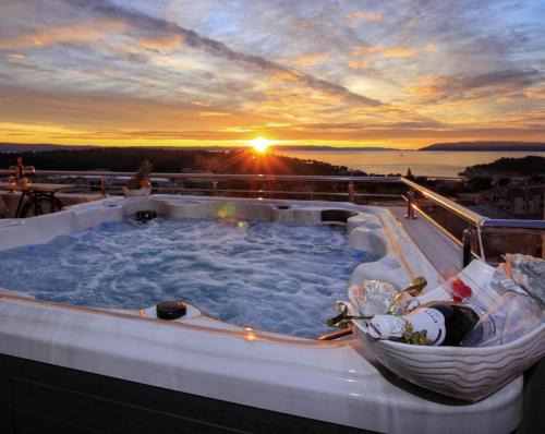 Makarska Apartment | Luxury penthouse with jacuzzi, panoramic view