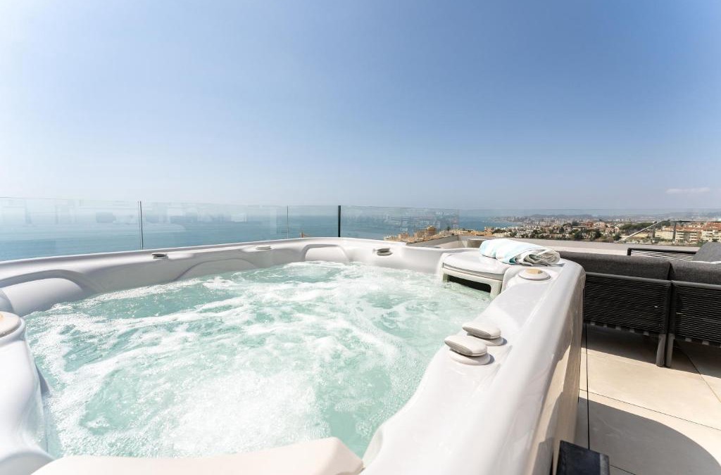 Fuengirola Apartment | Luxury Penthouse with Rooftop