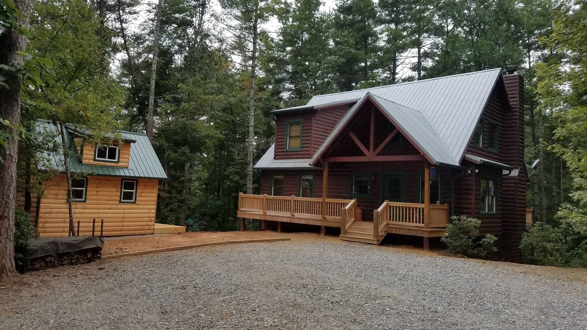 Sautee Nacoochee Cabin | Luxury, Pet Friendly Mountain Cabin On 7 Acres