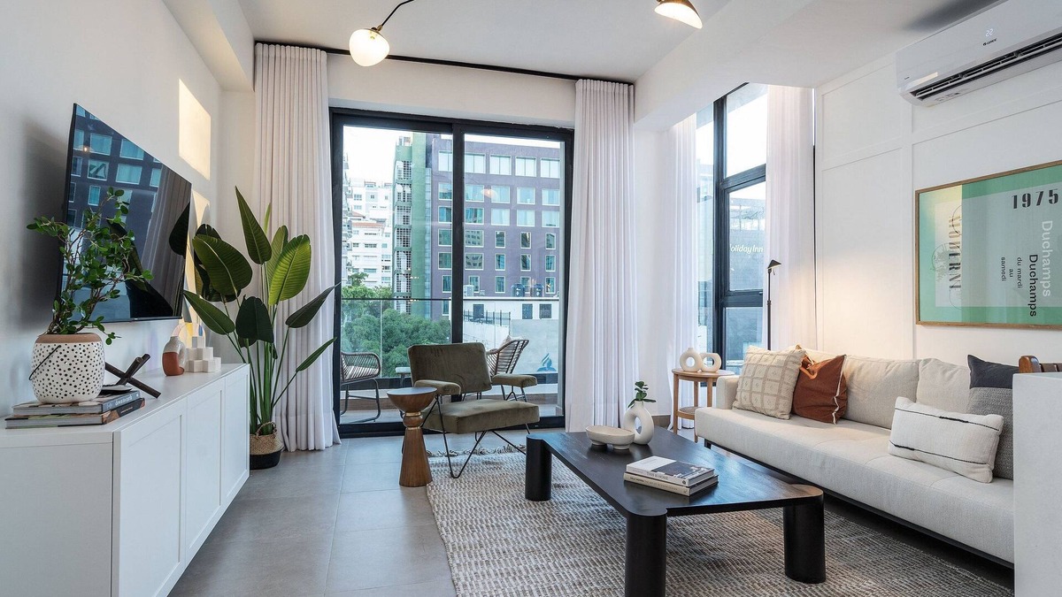 Lope De Vega Condo | Luxury-Pool-Gym-View-Piantini-CityCenter-YellowKey