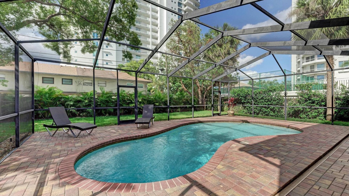 Tampa House | ★Luxury Pool Home - Great Location - Spacious- Mini Bar - BBQ Grill☆