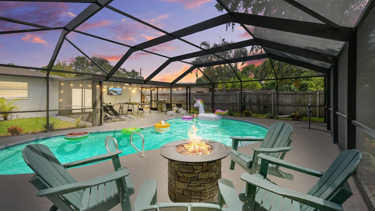 Tampa House | Luxury Pool Home Near Stadium - BBQ GRILL- FIREPIT☆n