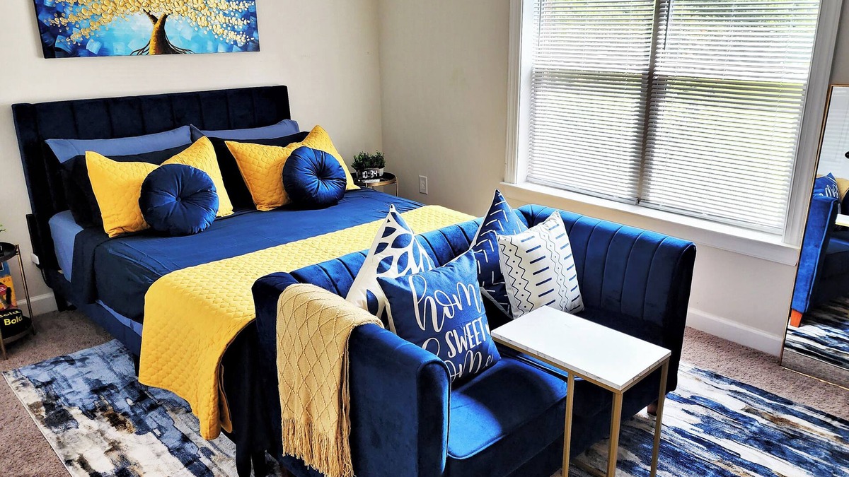 Mobile Apartment | Luxury Private Bedroom