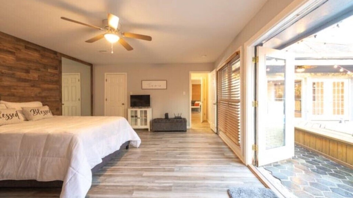 Cloverleaf House | Luxury Private Pool and Resort. 3bd/2.5ba