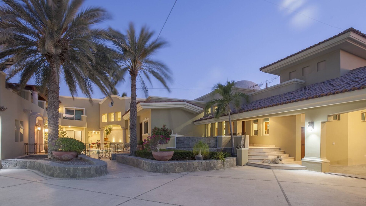 La Paz Villa | Luxury Private Pool Villa at La Paz