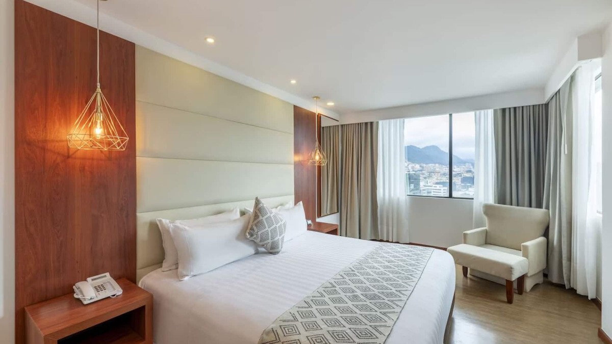 Calle 100 Hotel | Luxury Redefined! Free Parking, Short Drive to Parque de la Independencia