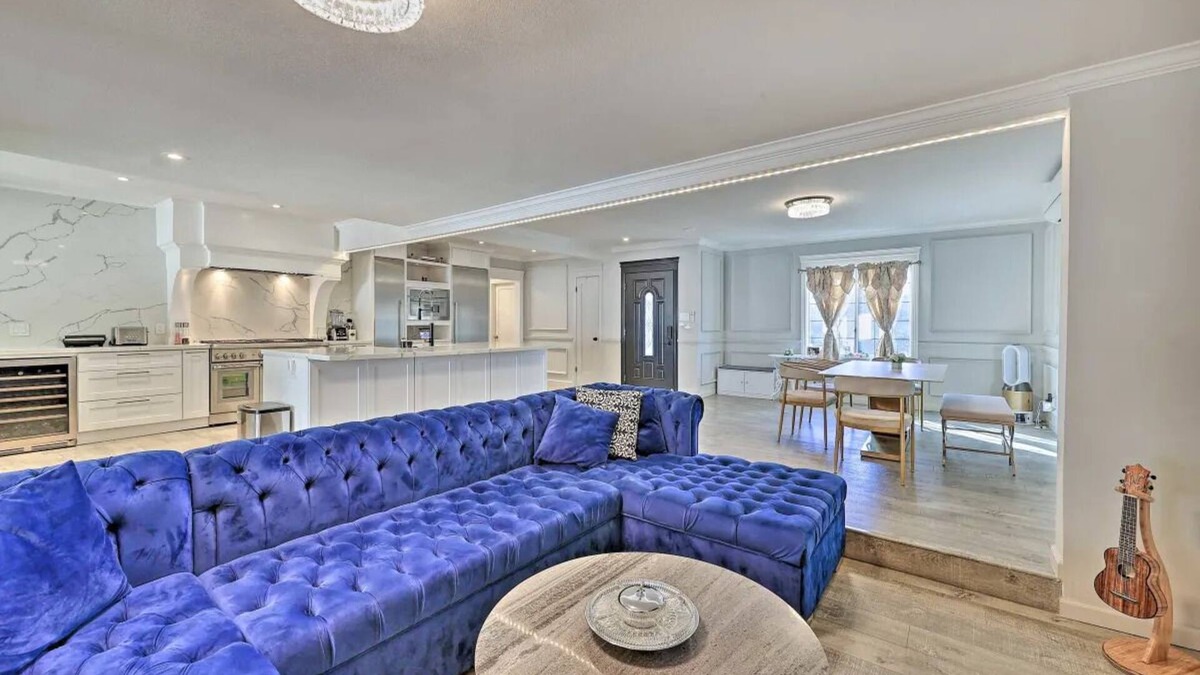 Claremont House | Luxury Renovated Central Claremont Retreat