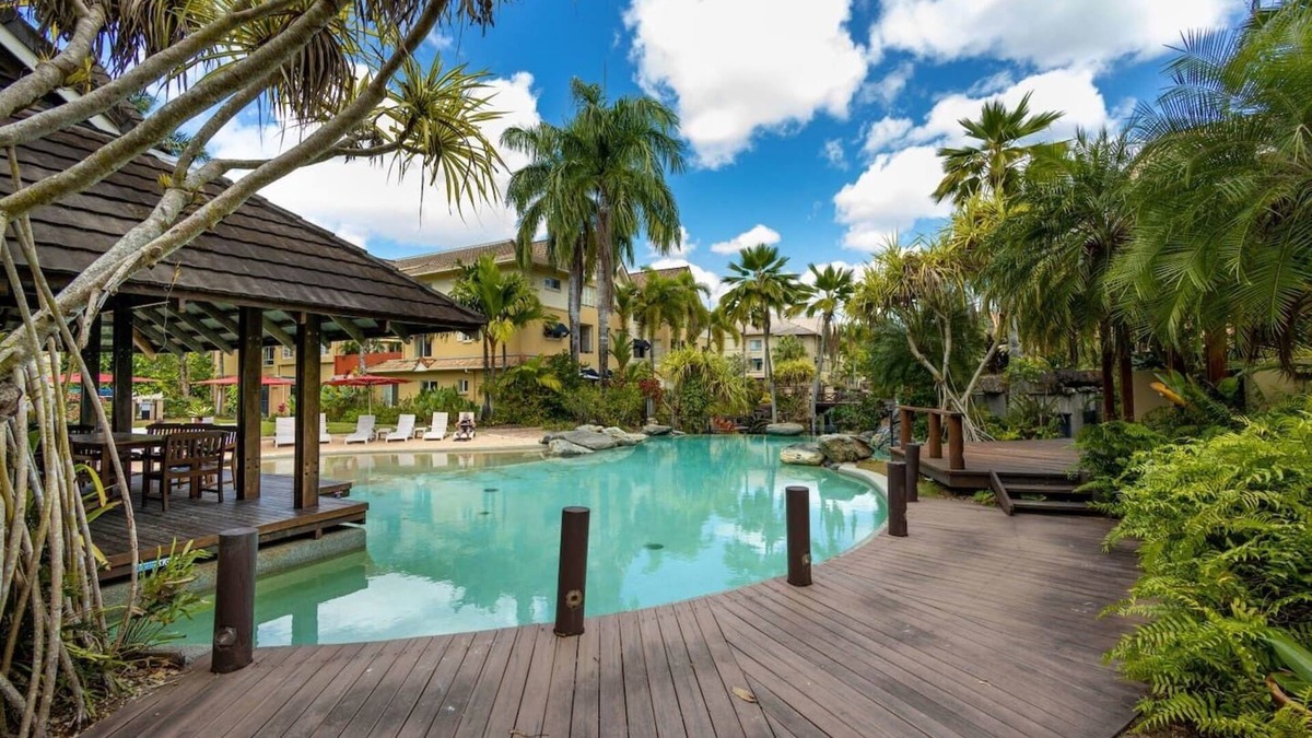 Cairns North Apartment | Luxury Resort Apartment in Cairns North – Spacious Retreat with Balcony & Resort-Style Amenities!