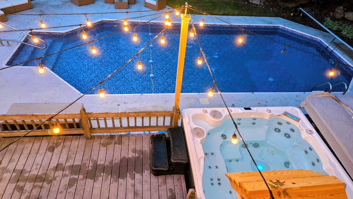 Cummaquid House | Luxury retreat, in-ground huge pool, 10-person hot tub, outdoor shower, fire pit