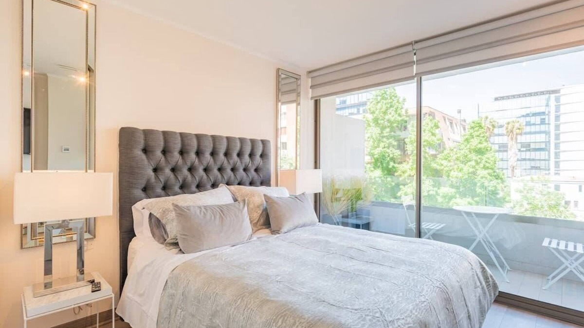 Santiago Apartment | Luxury Retreat w/2BR, Wifi, Pool, Gym