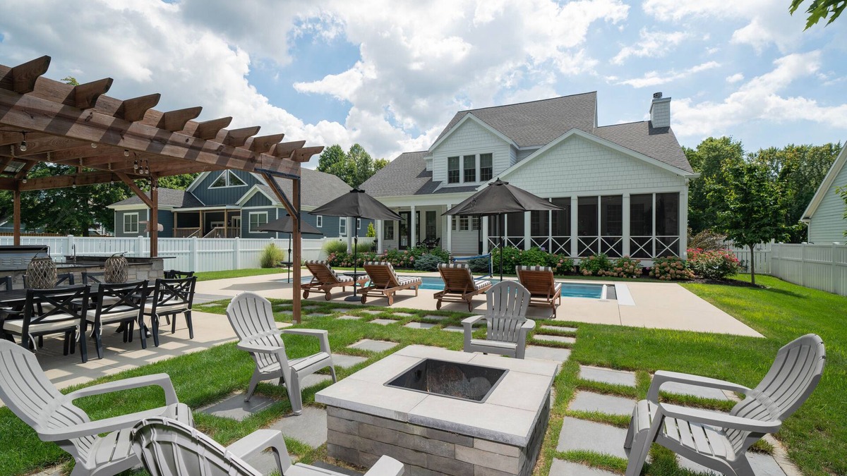West Wing Estates House | Luxury Retreat w/Pool, Hot Tub, Outdoor Kitchen & Fire Pit
