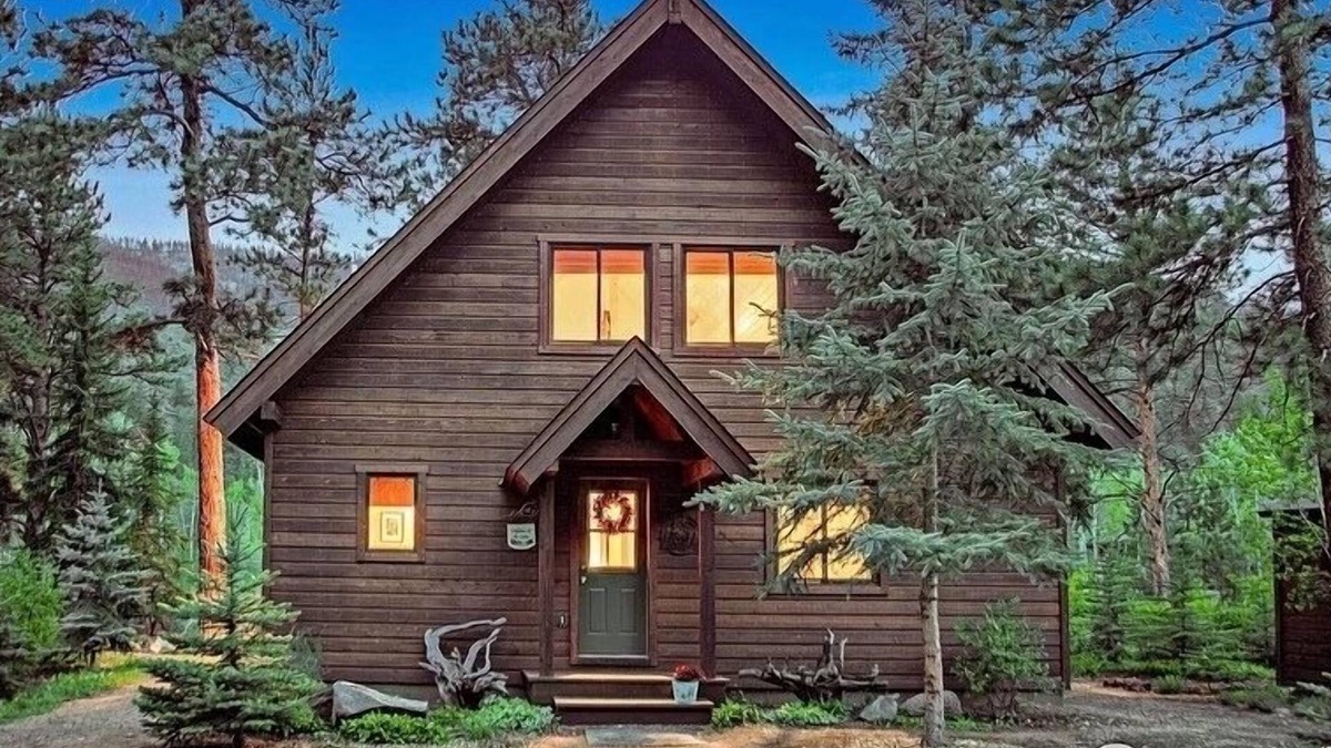 Rustic Cabin | Luxury Riverfront cabin with a HOT TUB! No cleaning fees!