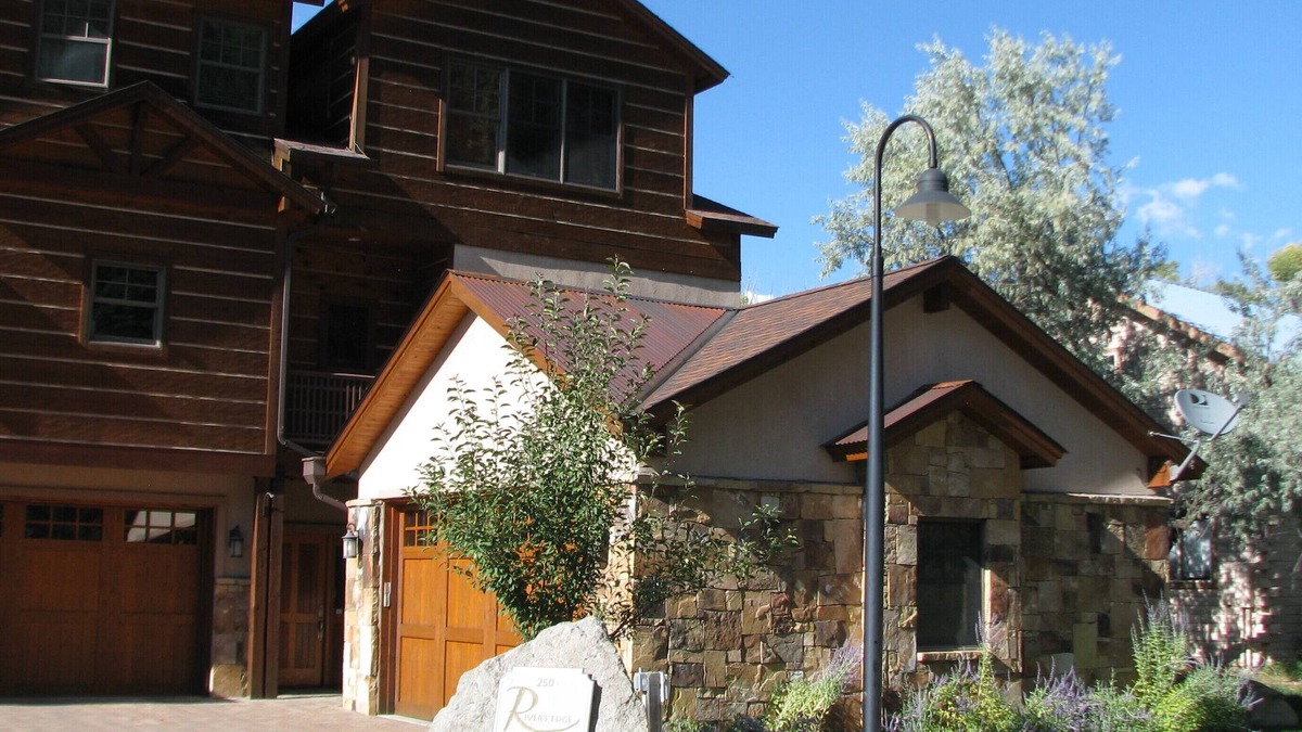 Pagosa Springs House | Luxury Riversedge Townhome