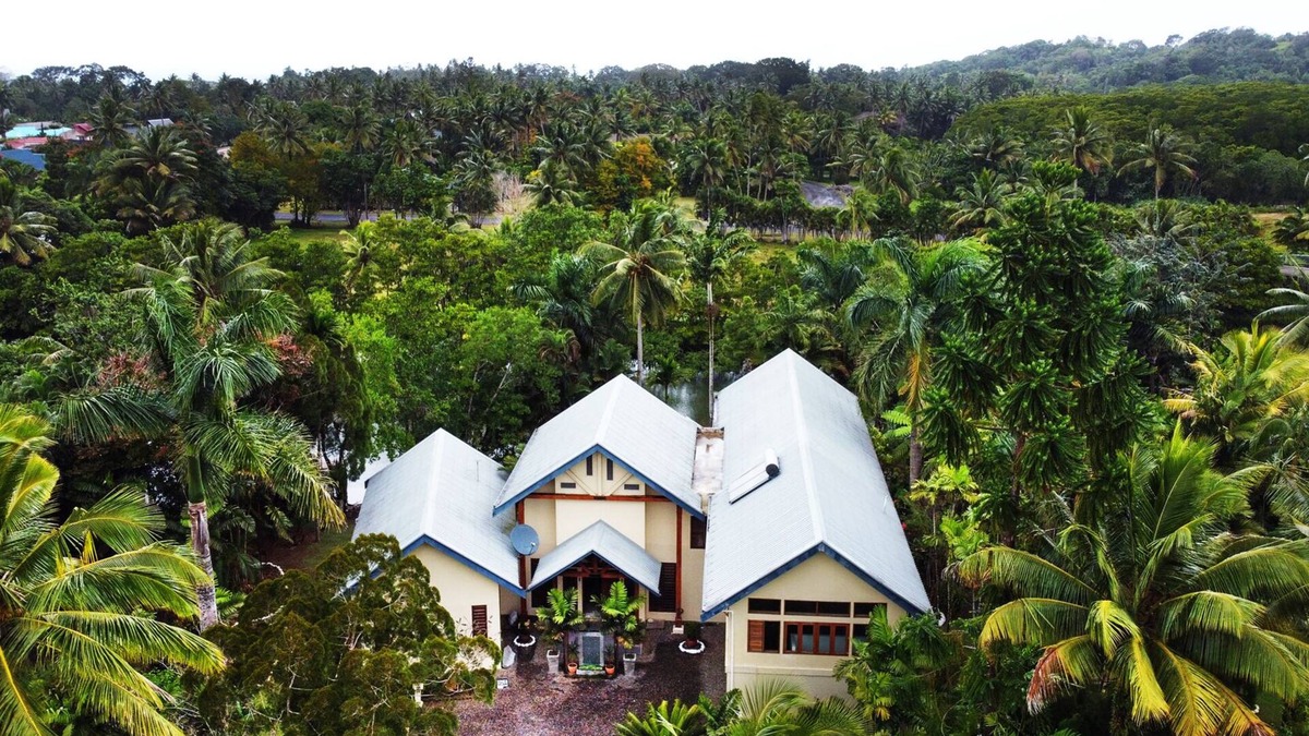 Pacific Harbour House | Luxury Riverside Tropical Villa