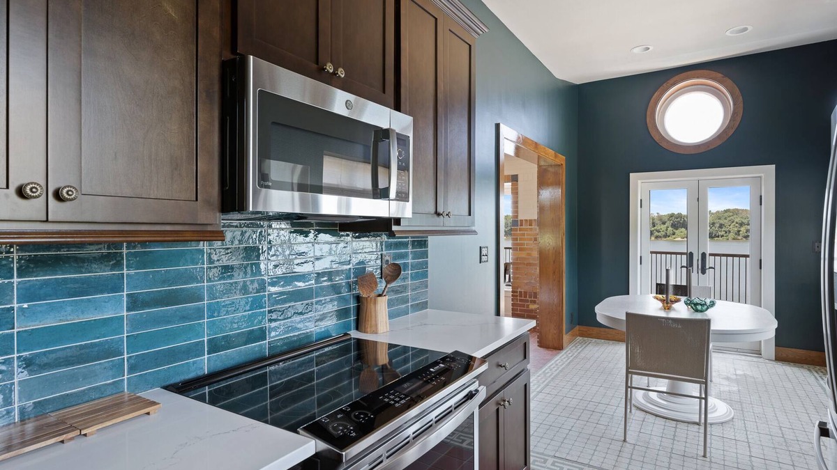 Louisville House | Luxury Riverside Stay - Historic Gaffney House Upper Level