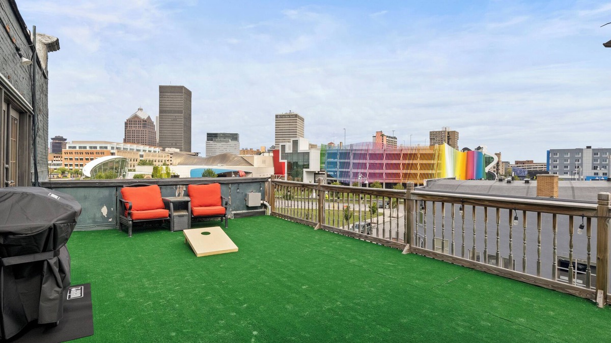 Downtown Rochester Apartment | Luxury Rochester Penthouse w/Unbeatable City View