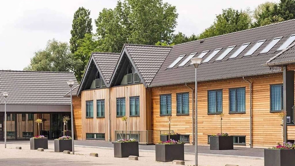 Uden Hotel | Luxury Room with Patio Free Parking Close to Nijmegen and Eindhoven