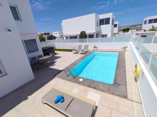 Playa Blanca Villa | LUXURY RUBICON Jacuzzi y Piscina