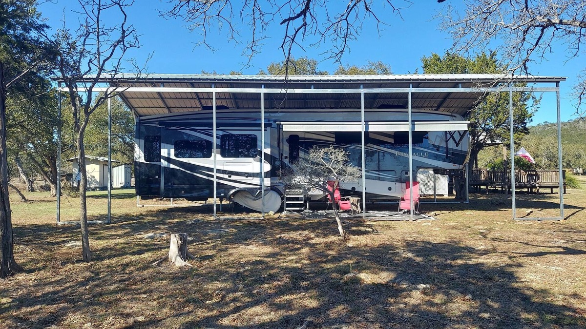 Boerne House | Luxury RV Glamping: Cozy Up in Hill Country