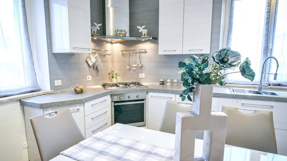 Castelnuovo del Garda Apartment | Luxury & Suite Apartment with garden & pool
