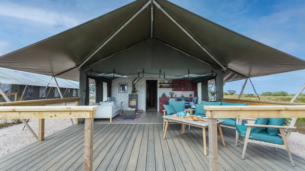 Inverin Cabin | Luxury safari tent sleeps 6. Wild Atlantic Way Connemara near beach/Aran Islands