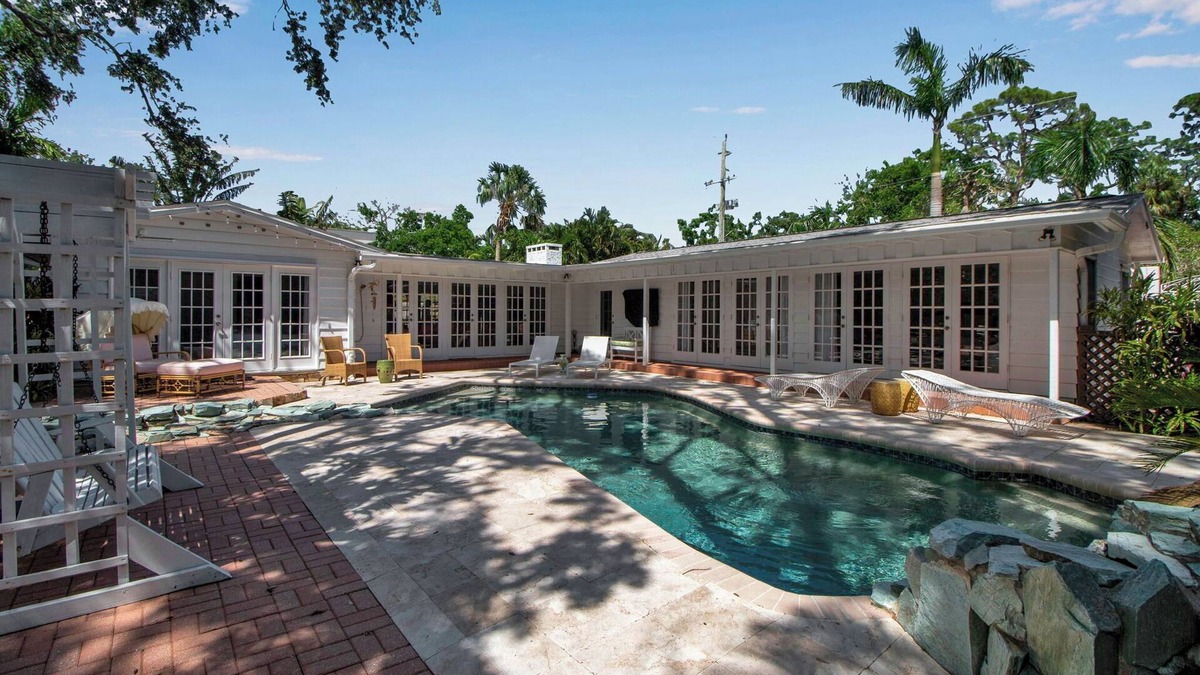 Central Sarasota House | Luxury Sarasota Oasis - 3BR Designer Pool Home in Premier Walkable Neighborhood