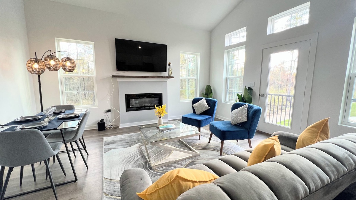 Saratoga Springs Apartment | Luxury Saratoga Apt w King Suite