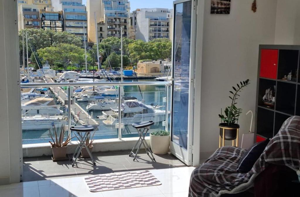 Msida Apartment | Luxury Seafront Apartment 3BR Ta Xbiex