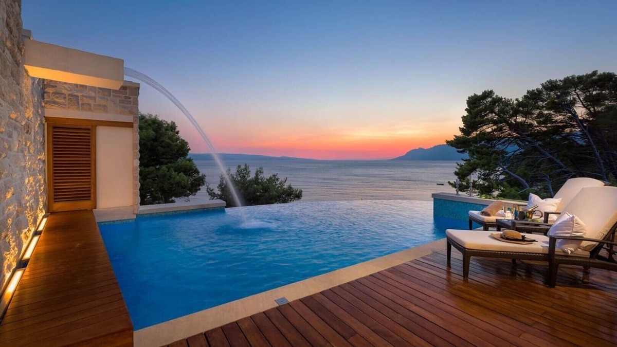 Brela Villa | Luxury Seafront Villa Brela Pride with private heated pool at the beach in Brela - Baska Voda