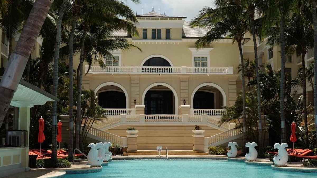 Rhyne Park Village Apartment | Luxury Seaview Apartment