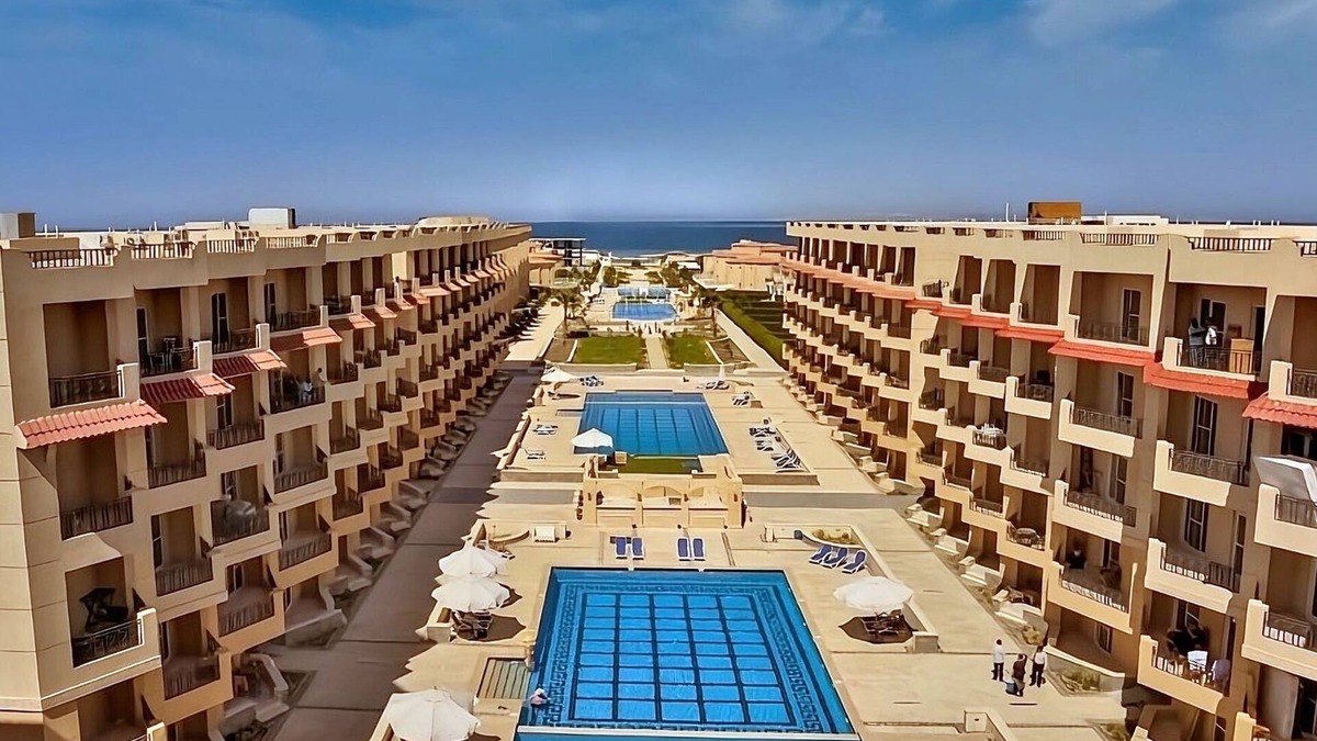 Al Ahyaa Apartment | Luxury Selena Bay Apartment- Private Beach, Kite School & 5 Pools!
