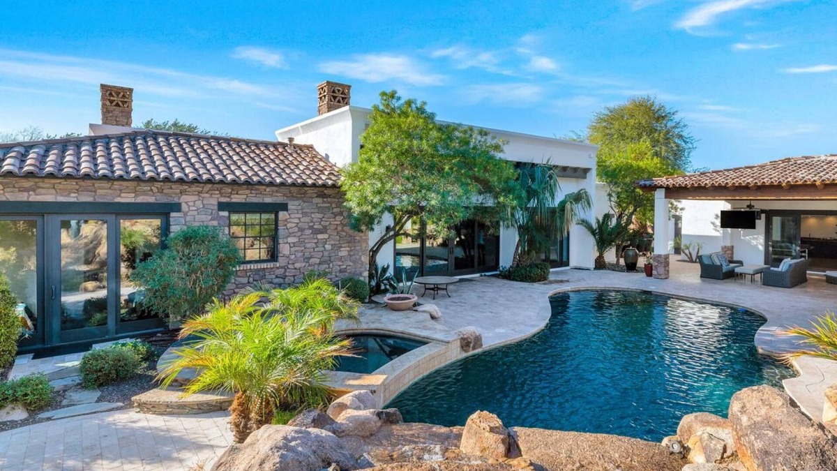 Central Scottsdale House | Luxury Single Story Home w/Pool House, Heated Pool/Spa, Outdoor Living, Fire Pit, Garage Parking!