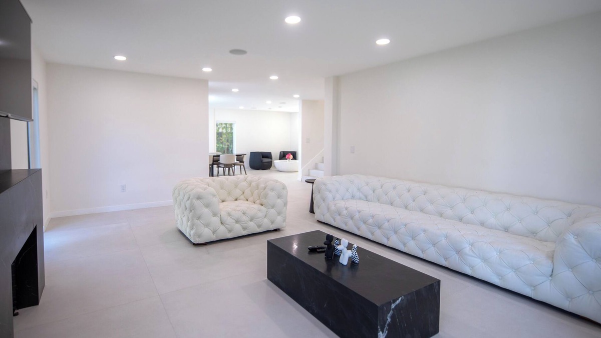 Beverlywood Villa | Luxury Smart Villa w/Heated Pool, Steam Sauna & Guest House Near Beverly Hills