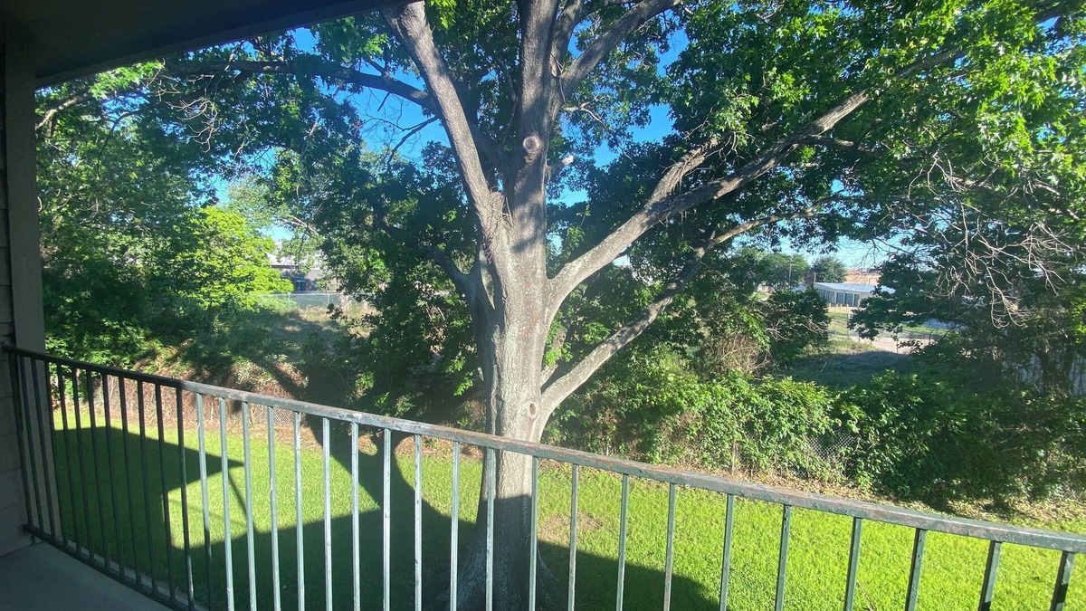 Southbelt/Ellington Apartment | Luxury South-Houston Apt
