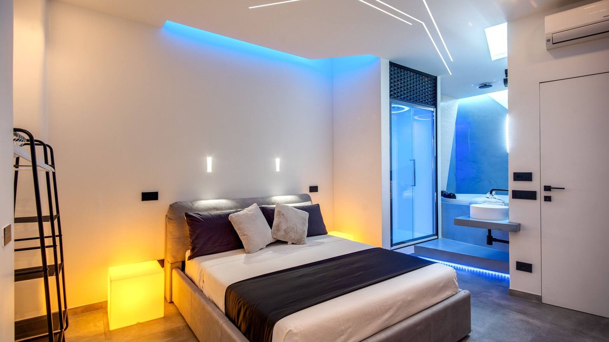Cinecitta House | LUXURY SPA APARTMENT (private Spa)