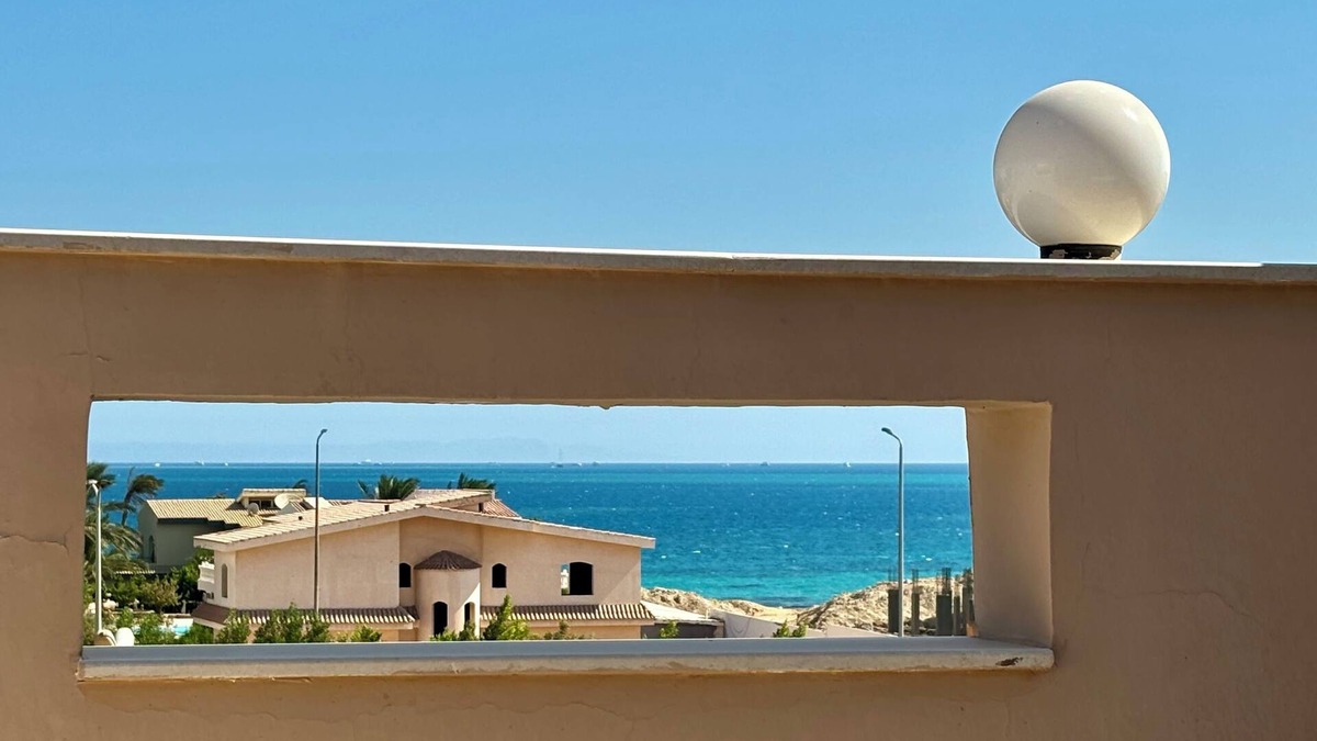 Al Ahyaa Apartment | Luxury spacious rooftop apartment with private rooftop terrace and sea view.