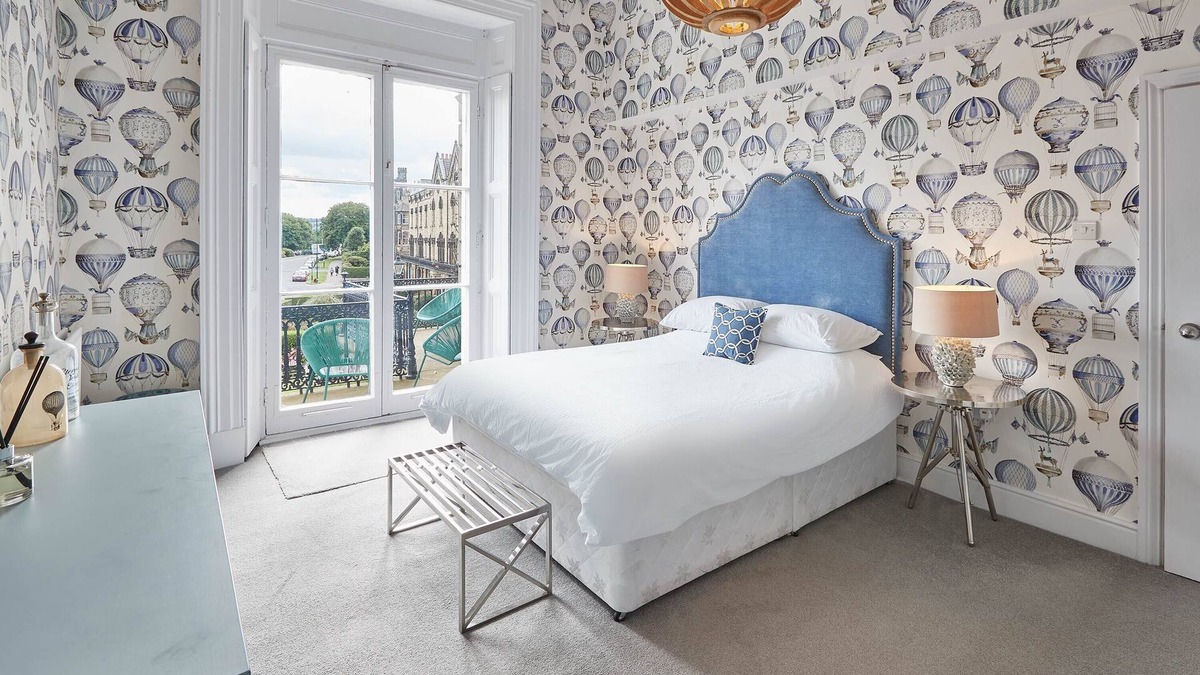 Saltburn-by-the-Sea Apartment | Luxury spacious seaside first floor apartment with balcony and superb views