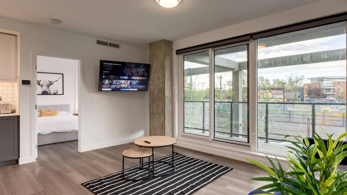 Kensington Apartment | *Luxury* Spacious 2BR+2Bath in Kensington