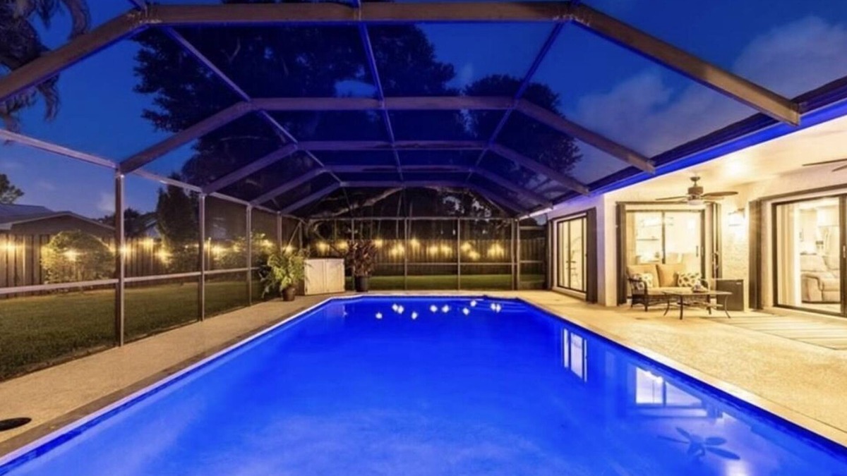 Plantation House | luxury spacious modern 4 bedroomsw/amazing pool