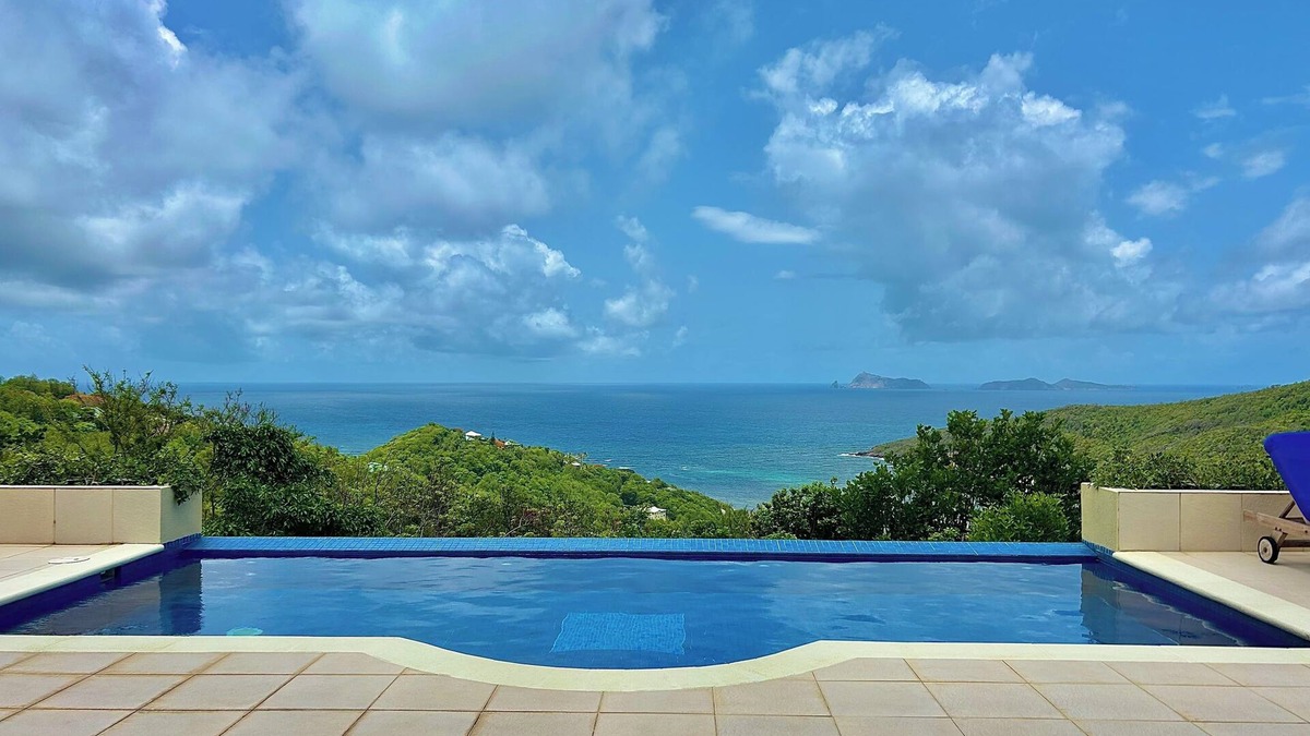 Spring Estate Villa | Luxury Spring Estate Villa with Panoramic Ocean & Valley Views