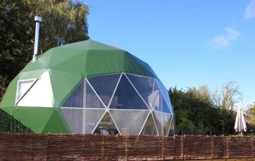 Cuddesdon House | Luxury Star Gazing Dome 3 NEPTUNE with Cozy log burner