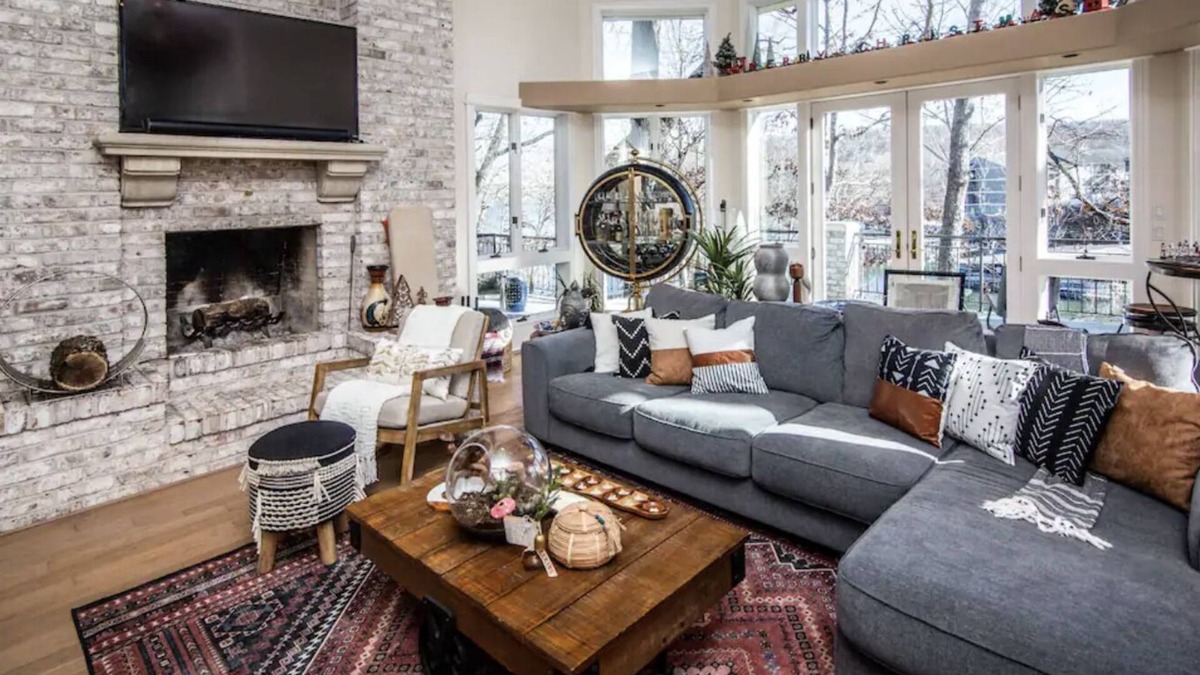 Osage Beach House | Luxury State Park Getaway with Lake Access and Dock & Gym