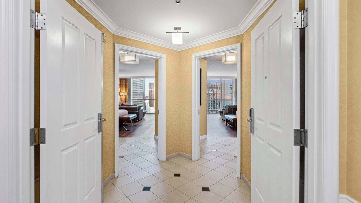 Las Vegas Condo | Luxury StripView 2-King Suites+No Resort Fee+Pool